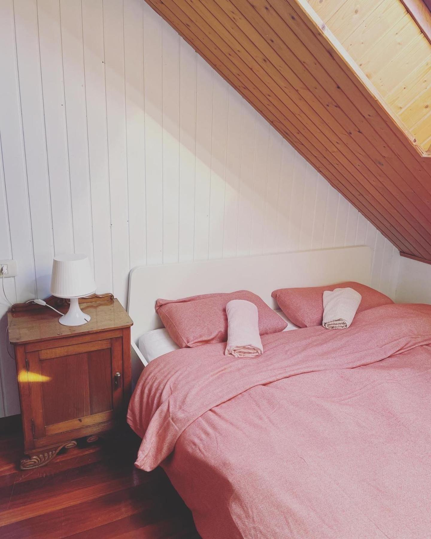 Beachfront Surf & Holiday House, Charming & Quiet Villarrube Eksteriør bilde