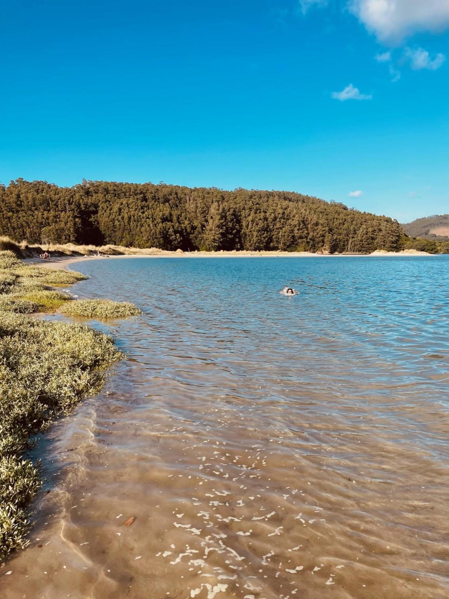 Beachfront Surf & Holiday House, Charming & Quiet Villarrube Eksteriør bilde