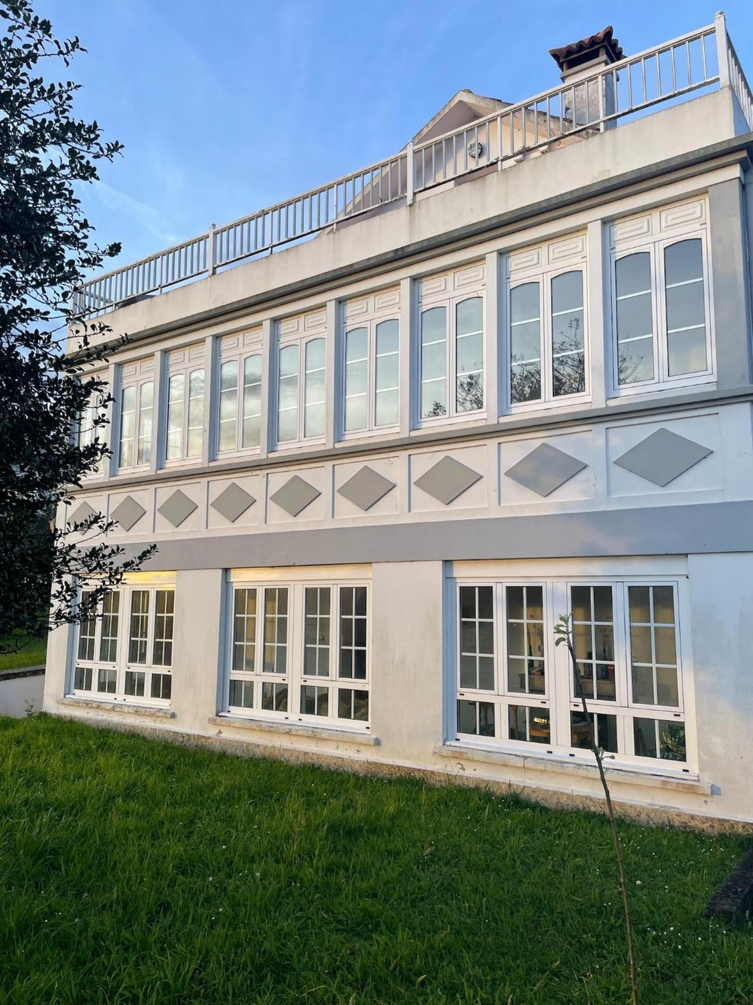 Beachfront Surf & Holiday House, Charming & Quiet Villarrube Eksteriør bilde