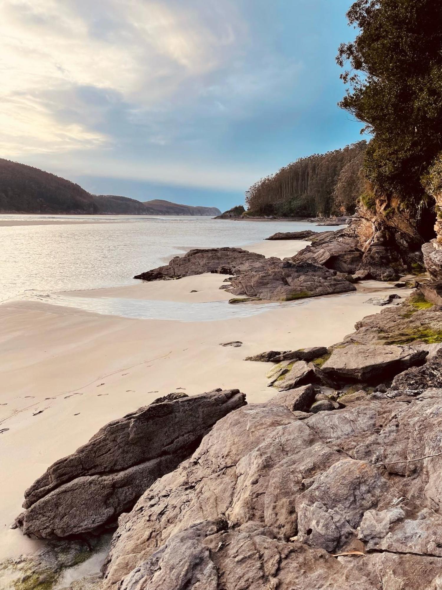 Beachfront Surf & Holiday House, Charming & Quiet Villarrube Eksteriør bilde